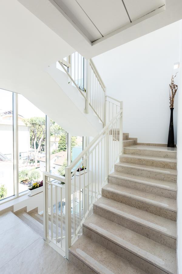Residence Perla Verde Riccione Bagian luar foto