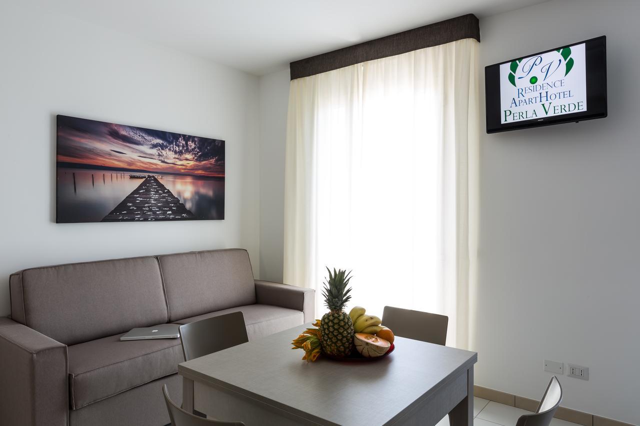 Residence Perla Verde Riccione Bagian luar foto