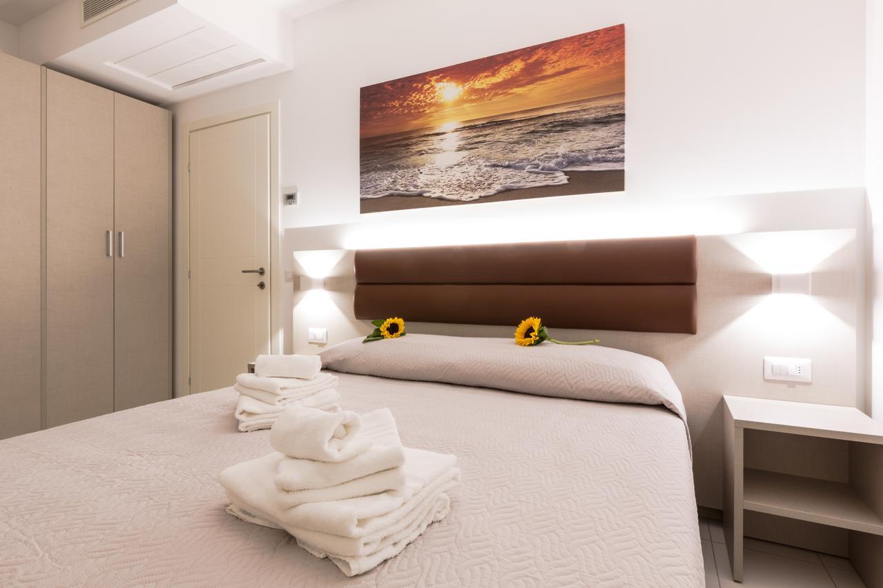 Residence Perla Verde Riccione Bagian luar foto