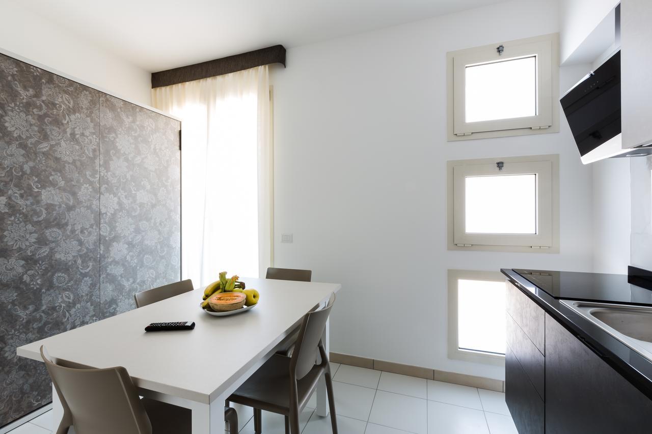 Residence Perla Verde Riccione Bagian luar foto