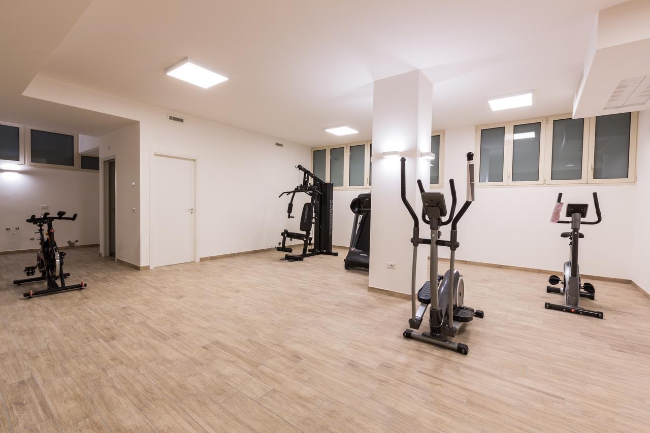 Residence Perla Verde Riccione Bagian luar foto