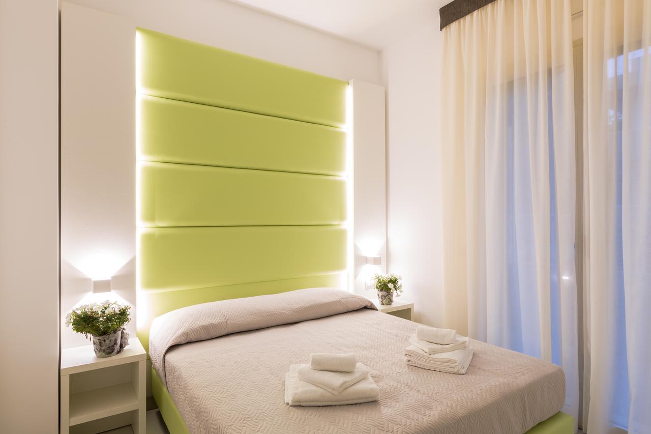 Residence Perla Verde Riccione Bagian luar foto
