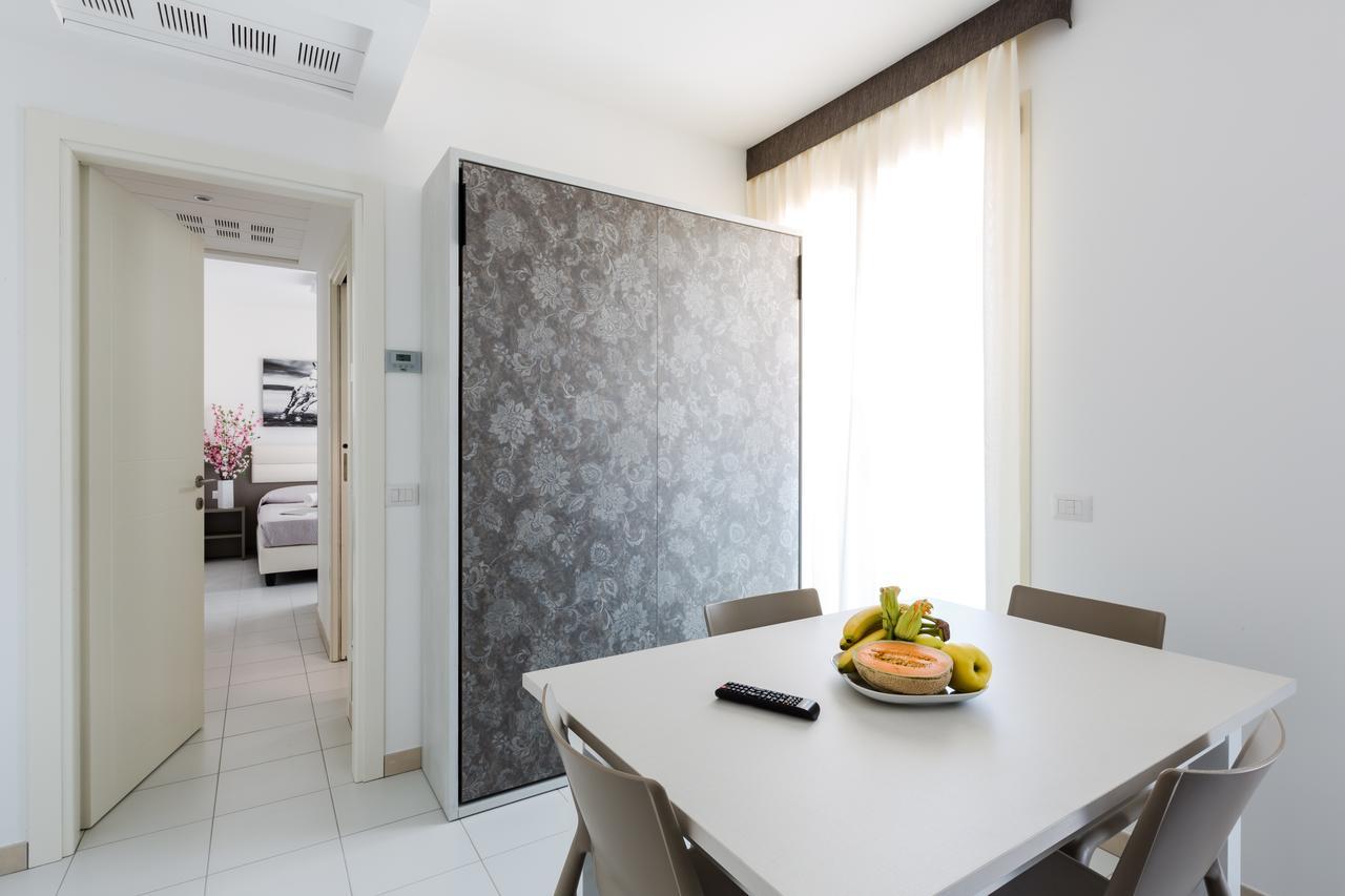 Residence Perla Verde Riccione Bagian luar foto