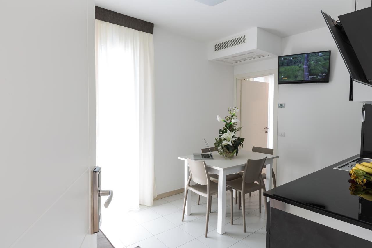 Residence Perla Verde Riccione Bagian luar foto