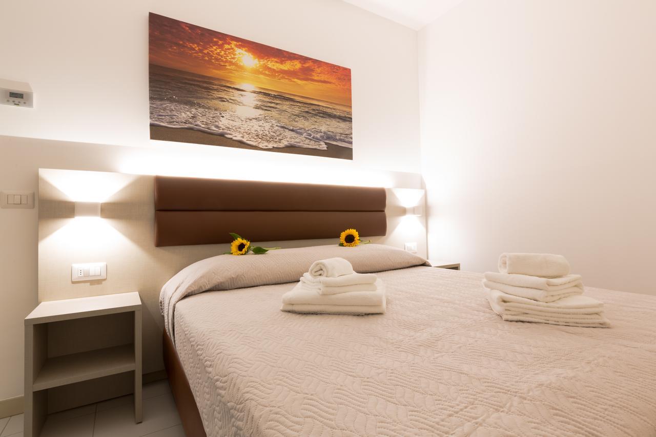 Residence Perla Verde Riccione Bagian luar foto