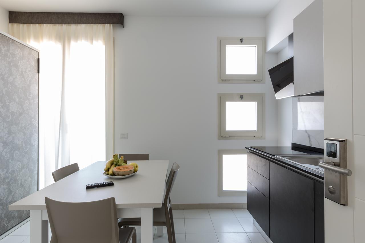Residence Perla Verde Riccione Bagian luar foto