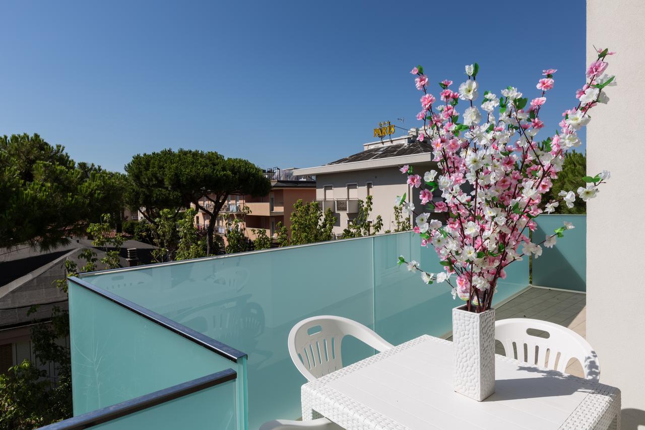 Residence Perla Verde Riccione Bagian luar foto