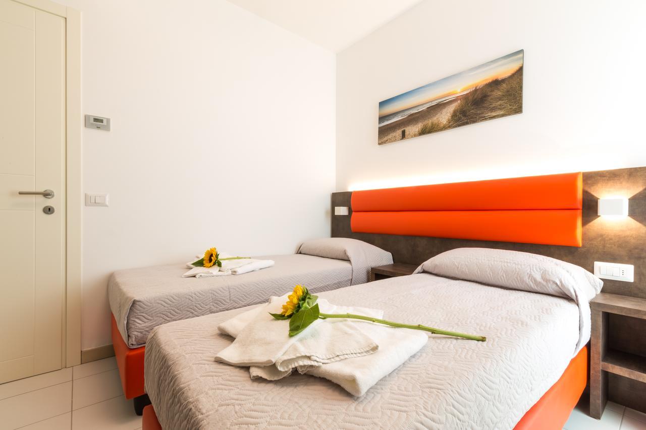 Residence Perla Verde Riccione Bagian luar foto