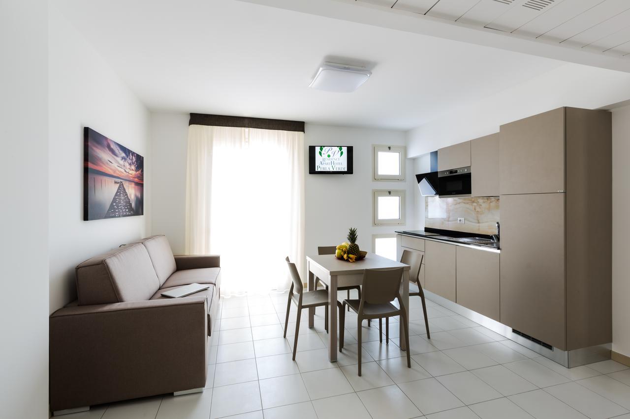 Residence Perla Verde Riccione Bagian luar foto